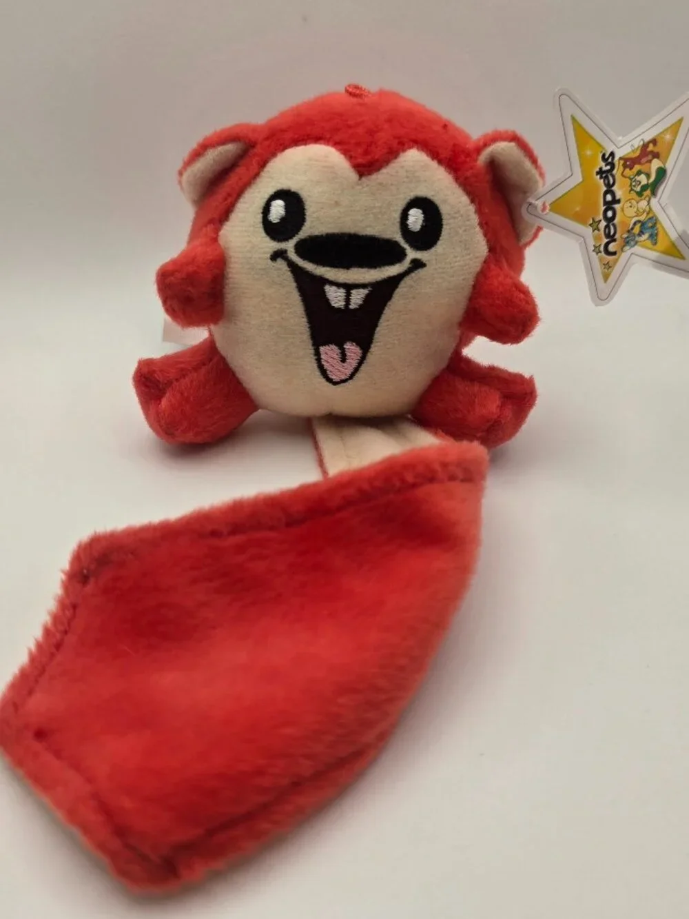 McDonald's Neopets Red Meerca Plushie 2005 Excellent condition with tags.